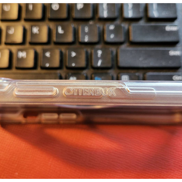 Otter Box Clear Antimicrobial Phone Case with MagSafe for iPhone 13 - Picture 4 of 4